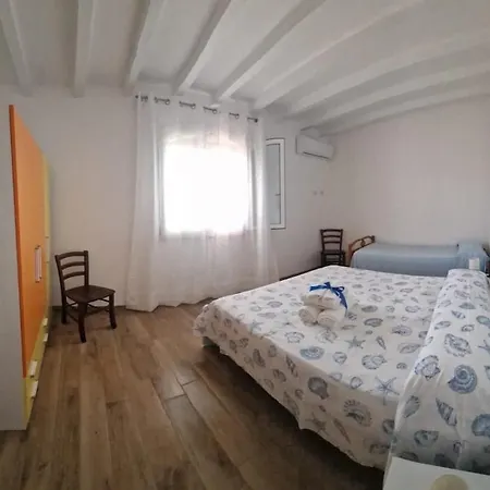 Dora * Λαμπεντούζα