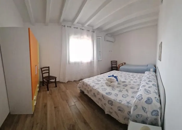 Dora * Λαμπεντούζα